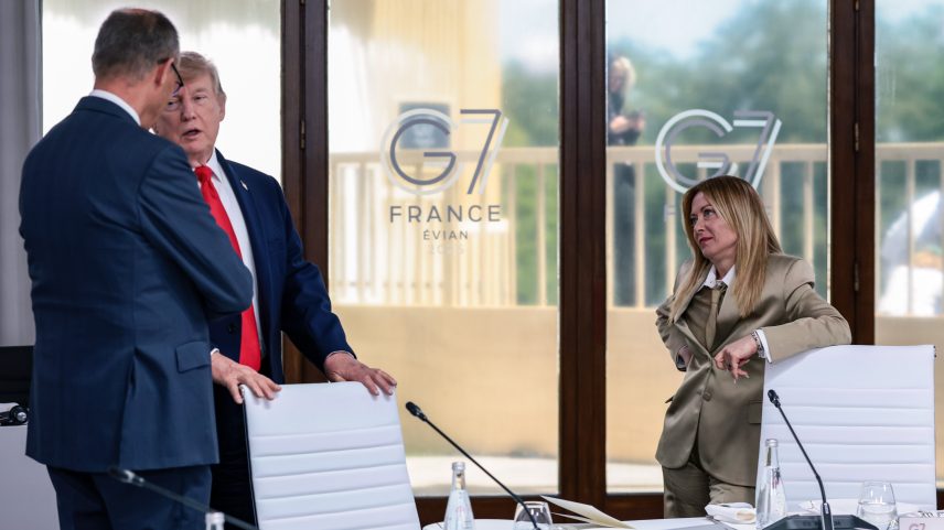 Giorgia Meloni rebateu ataques de Donald Trump neste sábado (20). A primeira-ministra italiana chamou as declarações do presidente norte-americano de "sem sentido" e defendeu a soberania da Itália.