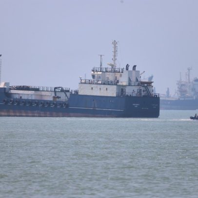 Mais embarcações atravessam Ormuz, navios de GNL do Catar retomam operações