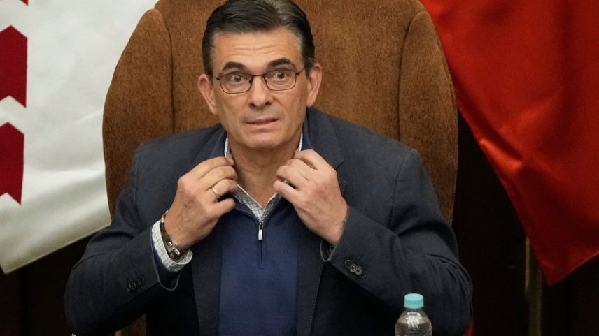 O presidente da Bolívia, Rodrigo Paz, se reúne com líderes da confederação sindical Central Obrera Boliviana (COB), em La Paz, Bolívia, em 17 de junho de 2026, após semanas de protestos e cortes de carreira em todo o país