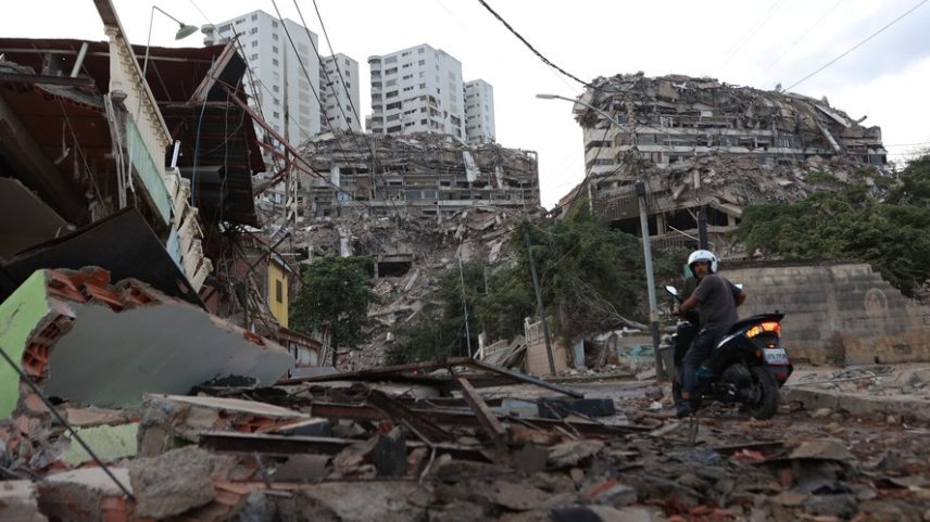 Prédios danificados por um terremoto em Catia La Mar, Venezuela, quinta-feira, 25 de junho de 2026