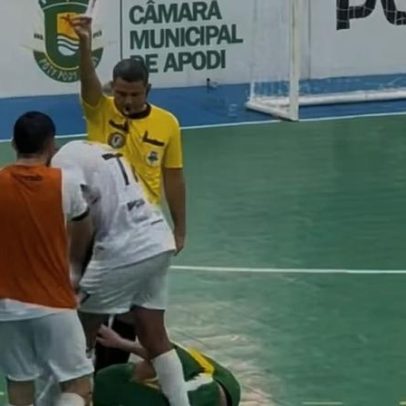 Jogador chuta cabeça de adversário caído na Copa do Brasil de Futsal