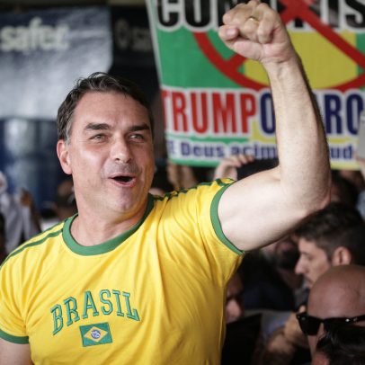 Flávio Bolsonaro comenta que ninguém o aborrece após vídeo de Michelle