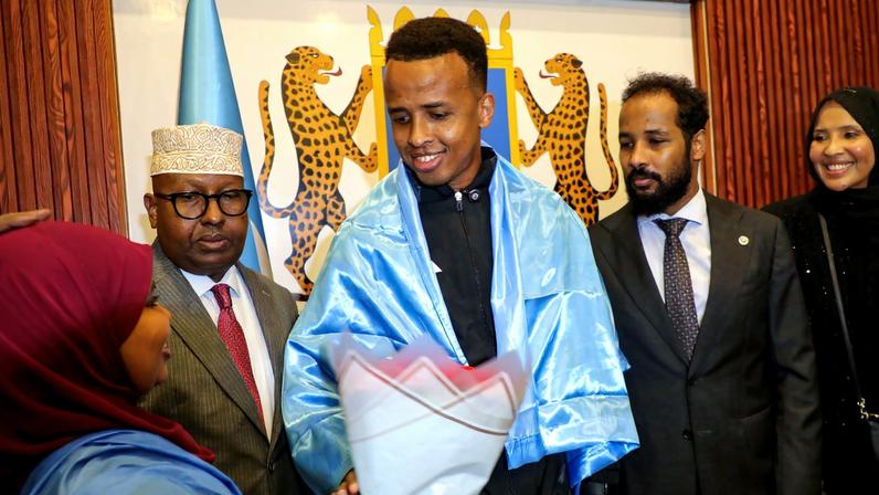 Árbitro somali barrado pelos EUA receberá pagamento integral da Fifa