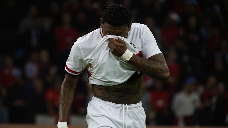 Arboleda se lamenta durante Athletico x São Paulo, duelo da Copa do Brasil