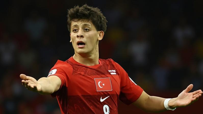 Arda Guler em jogo entre Turquia x Austrália na Copa do Mundo