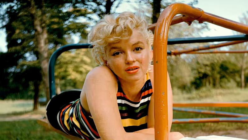 Marilyn Monroe lendo 'Ulisses', de James Joyce, em Mt. Sinai, Nova York, 1952.