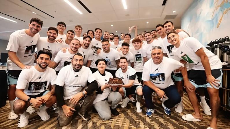 Argentina faz festa para Messi no aniversário de 39 anos