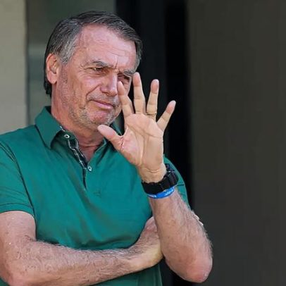 Bolsonaro depõe sobre arma apreendida em blitz; defesa diz que durou 5 minutos