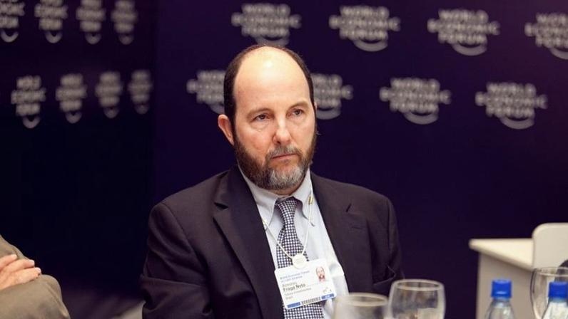 Economista defende ajustes na aposentadoria para ampliar recursos à saúde