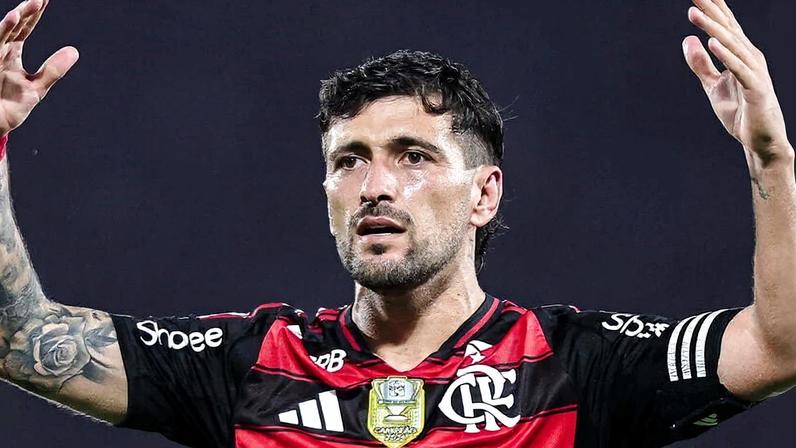 Arrascaeta comemora gol do Flamengo diante do Bragantino (Foto: Gilvan de Souza / Flamengo)