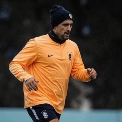 Arrascaeta aparece mancando e não participa do primeiro treino do Uruguai