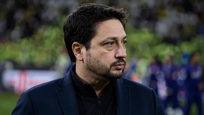 Arthur Elias durante o jogo entre Brasil e Estados Unidos