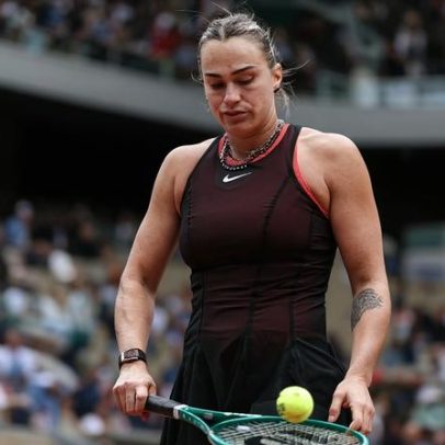 Sabalenka é eliminada de virada e segue sem título em Roland Garros