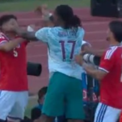 Zagueiro titular do Chile é expulso em amistoso contra Portugal