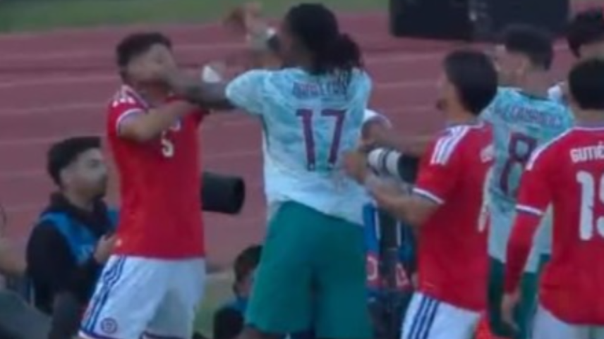 Ivan Román foi expulso durante amistoso do Chile contra Portugal