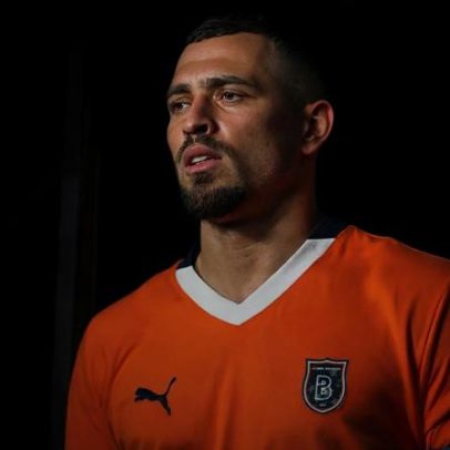 Léo Duarte é elogiado pela liderança na Turquia, em estreia pelo Atlético
