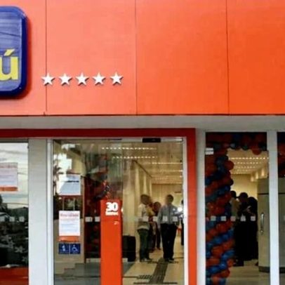 Itaú é condenado por atraso na retificação de nome de homem trans em MG