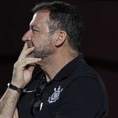 Corinthians inicia votação para expulsar Augusto Melo do clube