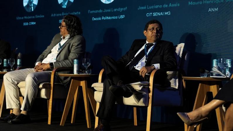 O diretor-geral da ANM, Mauro Henrique Moreira de Sousa, falou a jornalistas depois de participar de um painel no Seminário Internacional de Minerais Críticos e Estratégicos do Ibram (Instituto Brasileiro de Mineração)