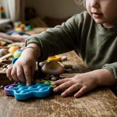 Autismo: entenda por que comportamentos não são birras e como o cérebro funciona