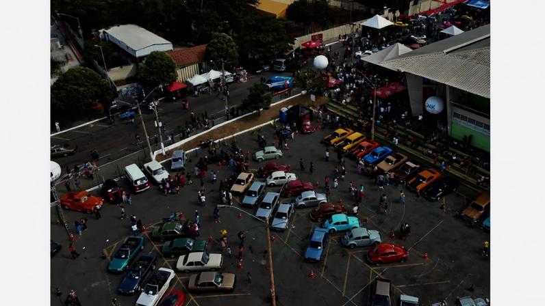 8ª edição do Vintage Motors Club reúne famílias e apaixonados por veículos antigos em Betim