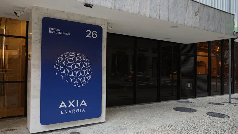 Axia aprova debêntures; Yduqs abre campus do Ibmec; MRV vende ativos nos EUA