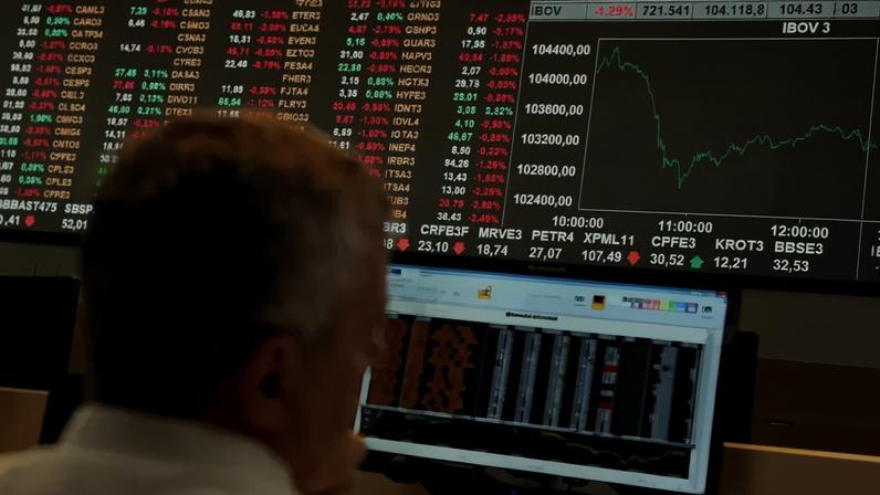 Ibovespa oscila bastante e termina estável com movimento de blue chip, em dia de vencimento de opções — Foto: Amanda Perobelli/Reuters