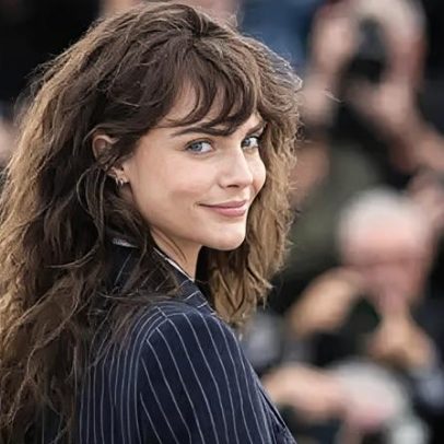 Cara Delevingne afirma que nova música foi inspirada pela sobriedade