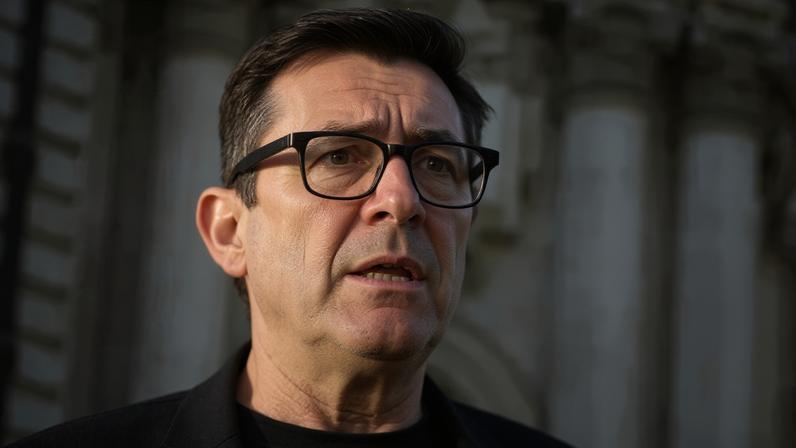 Quem é Andy Burnham, o deputado britânico que deseja ser primeiro-ministro