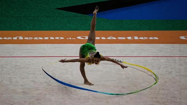 Bárbara Domingos na fita durante as classificatórias do Pan do Rio — Foto: Divulgação/CBG