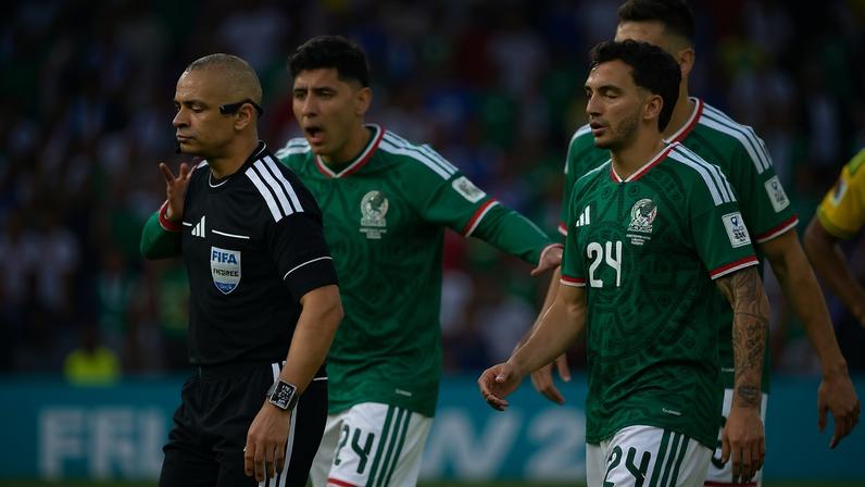 México venceu a África do Sul por 2 a 0 na estreia da Copa do Mundo, em partida com protagonismo de Wilton Pereira Sampaio (Foto Alfredo Estrella/AFP)