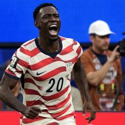 EUA vencem Paraguai com dois gols do artilheiro e gol contra de Bobadilla