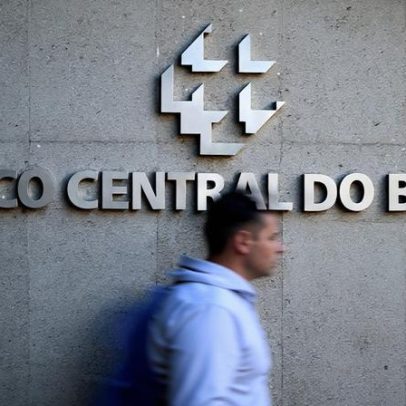 Comissão aprova autonomia financeira do Banco Central e derrota governo