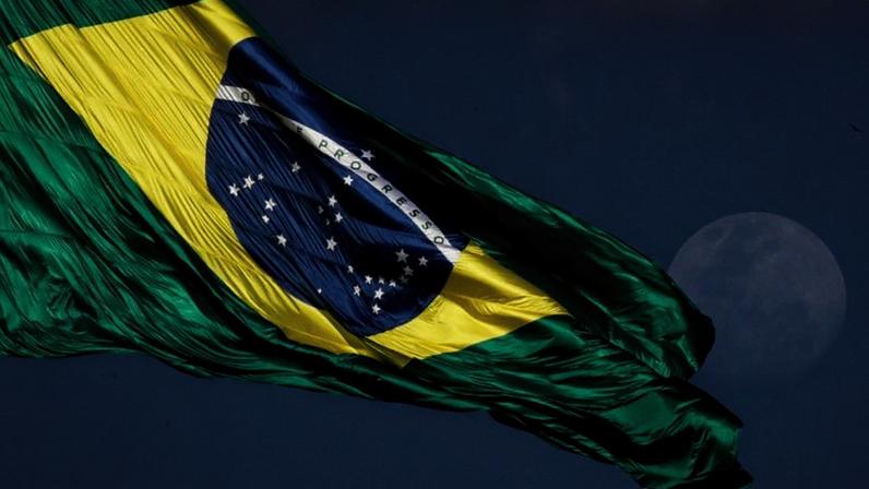 O Congresso analisa uma mudança na jornada de trabalho no Brasil, com o fim da escala 6 X 1; a medida, se concretizada, não deve ajudar o Brasil a ganhar mais produtividade