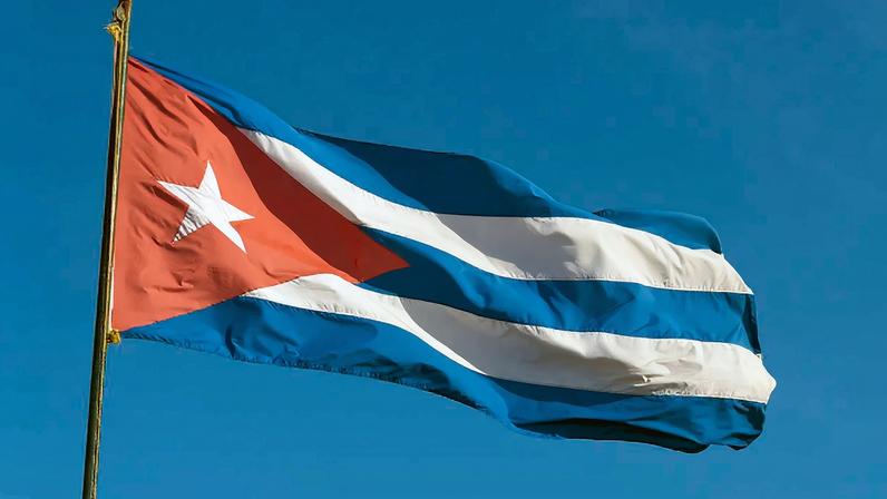 Imagem colorida mostra bandeira de Cuba - Metrópoles