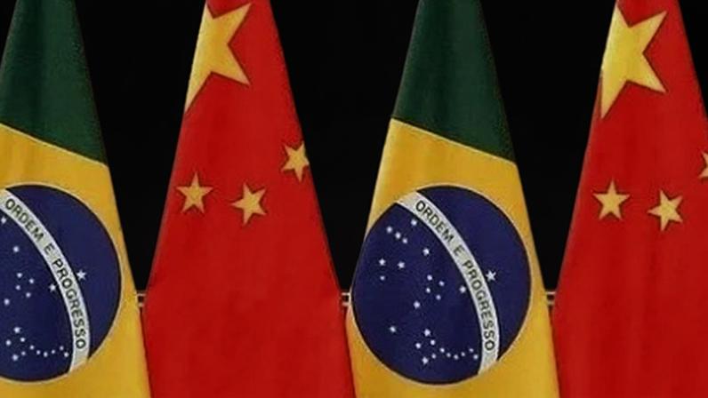 Bandeiras de Brasil e China