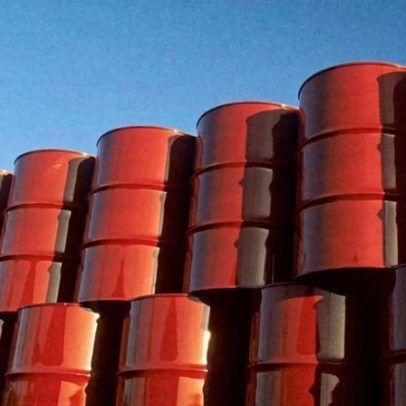 Preço do petróleo cai após anúncio de acordo de paz entre EUA e Irã
