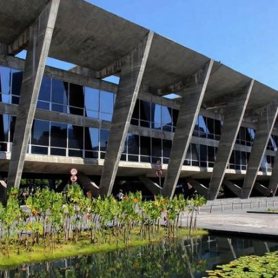 Ex-diretor do MAM Rio é condenado a pagar multa por quebra de contrato