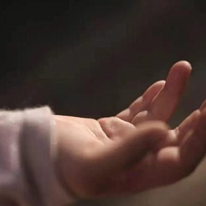 Mãe é condenada por abandonar filha recém-nascida para beber em bar