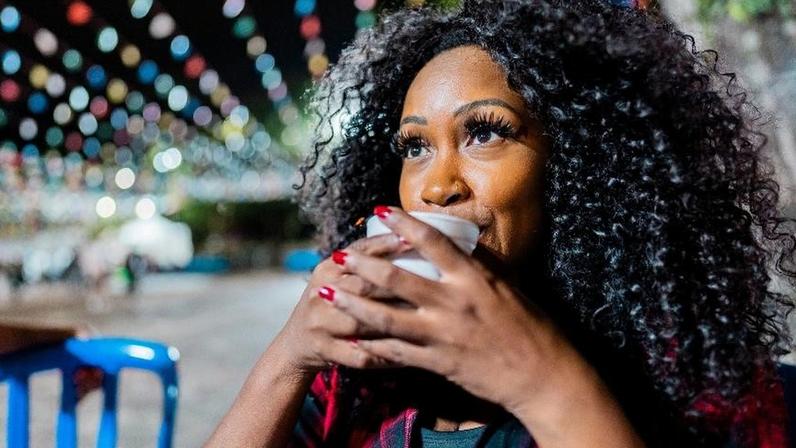 Leve o clima do arraial para o copo, com bebidas que misturam ingredientes clássicos e preparos caprichados