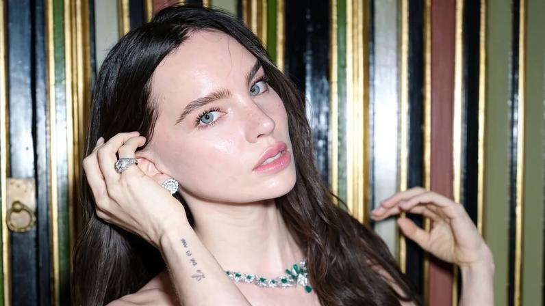 Quem é Belinda Peregrín, atriz de novela mexicana que cantou na Copa