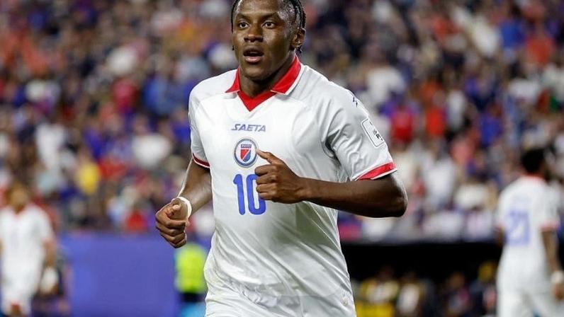 Bellegarde na estreia do Haiti na Copa do Mundo de 2026, em jogo contra a Escócia