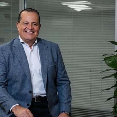 Assaí paga R$ 7 milhões ao dia em juros e freia expansão, diz CEO
