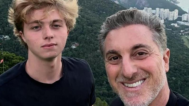 Benício Huck, 18, anunciou que pretende cursar engenharia de produção no Insper, uma faculdade privada. Para ser aprovado na instituição, que cobra anuidade em torno de R$ 100 mil, o filho de Luciano Huck e Angélica precisará enfrentar um vestibular desafiador e bastante concorrido.