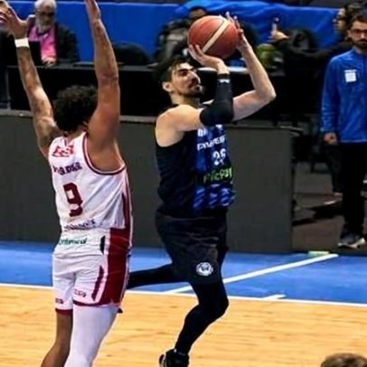 Pinheiros reage no último quarto e força jogo 4 da final do NBB