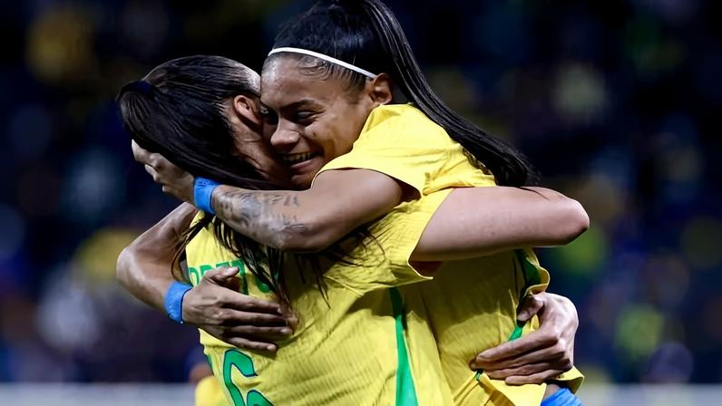 Torcida brasileira reage a postura de Trump enquanto FIFA se curva
