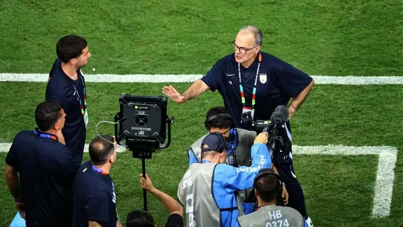 Marcelo Bielsa, técnico do Uruguai — Foto: REUTERS/Raquel Cunha