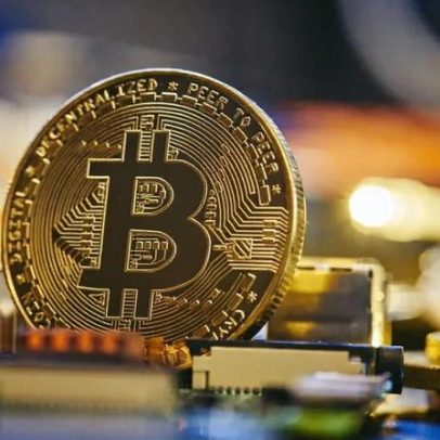 Bitcoin recua abaixo de US$ 60 mil após payroll forte nos EUA