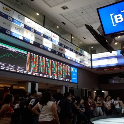 Ibovespa sofre com pressão externa e inflação nos EUA