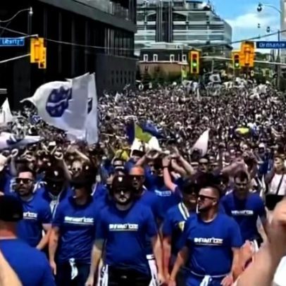 Torcida da Bósnia invade ruas de Toronto antes da estreia na Copa